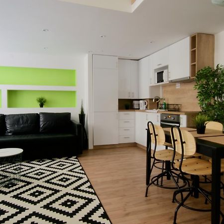 Standard Apartment By Hi5 - Terez 29 ブダペスト エクステリア 写真